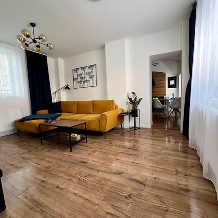 Apartment R&L Lazovna Apt 1 - Old Town And Parking Banská Bystrica Dış mekan fotoğraf