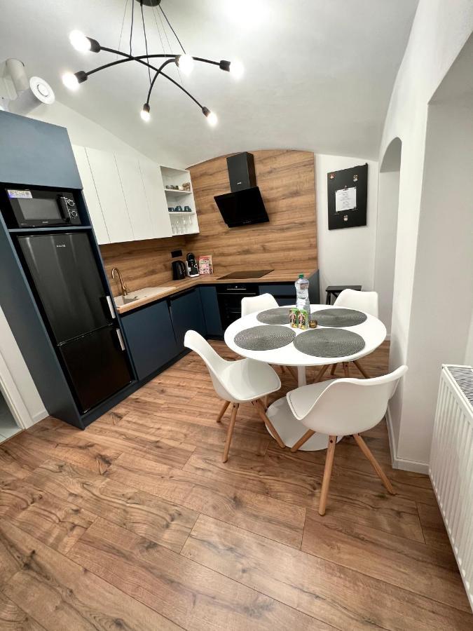Apartment R&L Lazovna Apt 1 - Old Town And Parking Banská Bystrica Dış mekan fotoğraf
